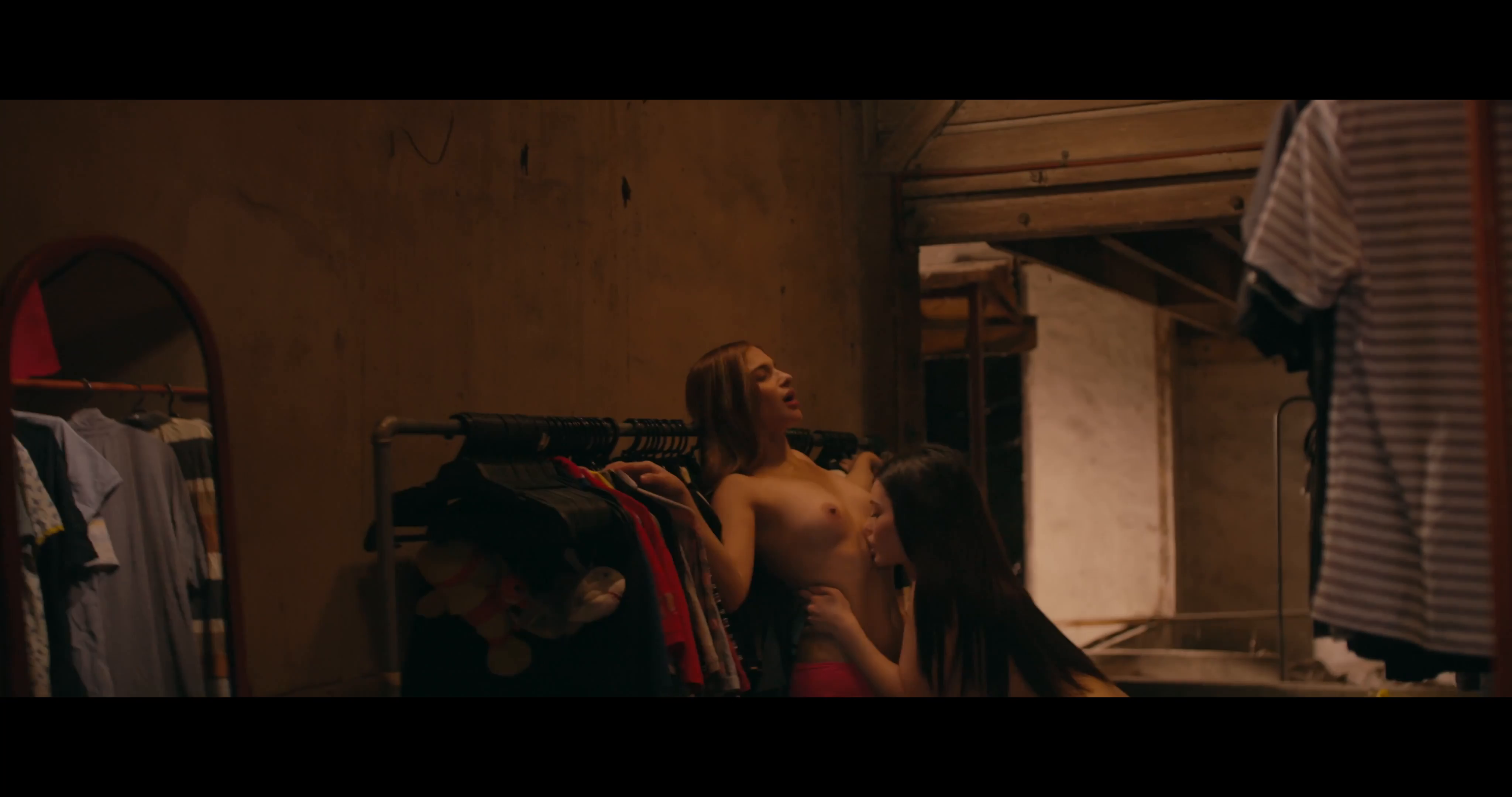 erotic, LK21, LAYARKACA21, INDOXXI, CINEMA INDO, BIOSKOP KEREN 21, INDOXXI, REBAHAN, NGEFILM, PUSAT FILM, LEBAHMOVIE, Nonton Movie, Nonton Film Double World (2020) Sub Indo LK21 Full Movie, 